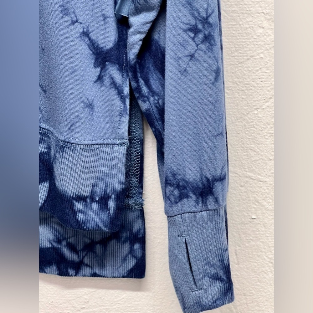 WOMEN’S French Terry Sweatshirt-S - Picture 3 of 9